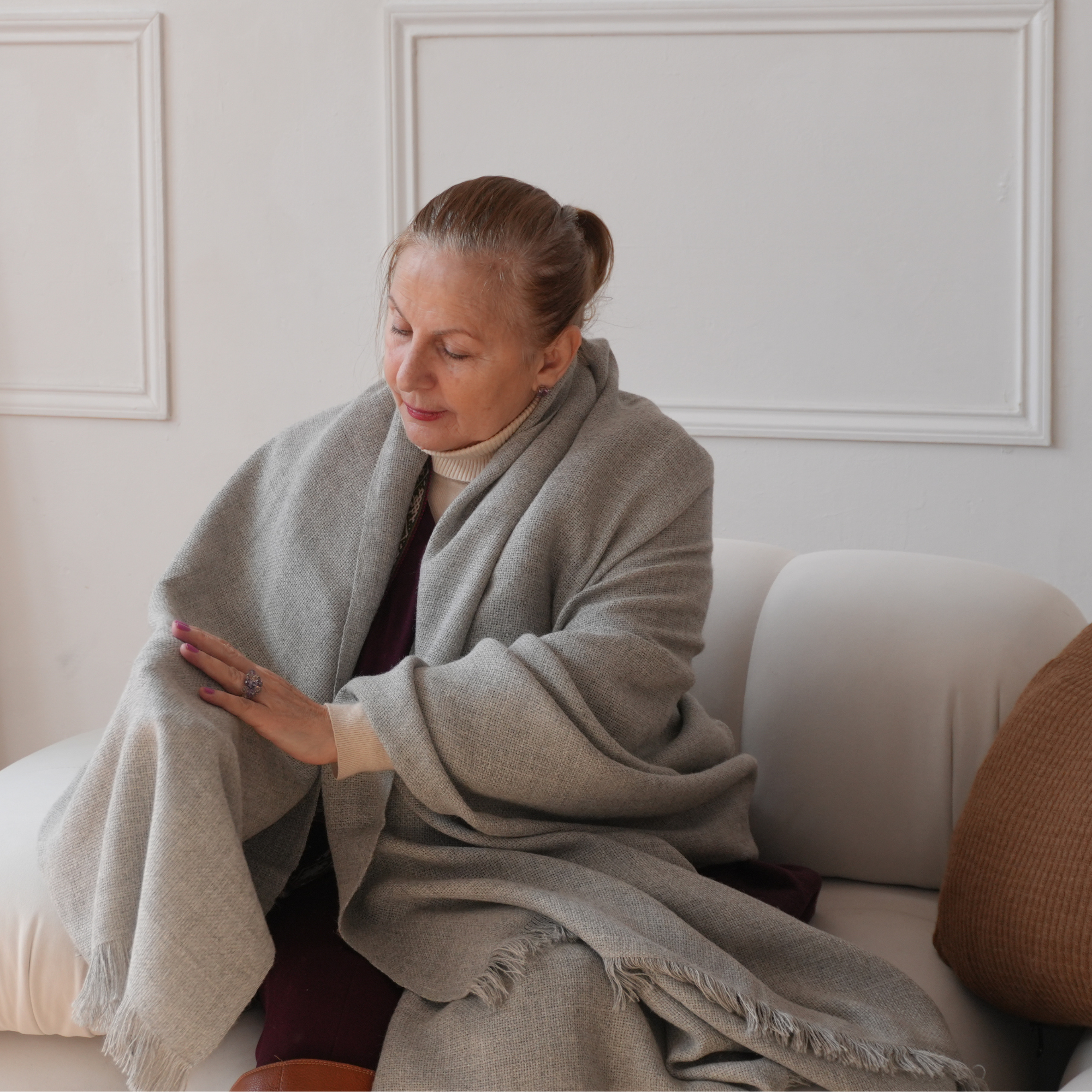 100% Baby Alpaca Wool Throw Blanket | Generously Sized 160×200cm | Handcrafted Luxury for Bed & Sofa